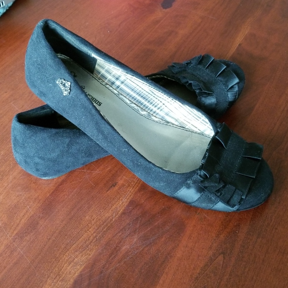 Black Fergalicious Flats size 8M